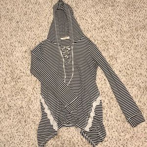 Hooded Long-Sleeved shirt with quarter lace up